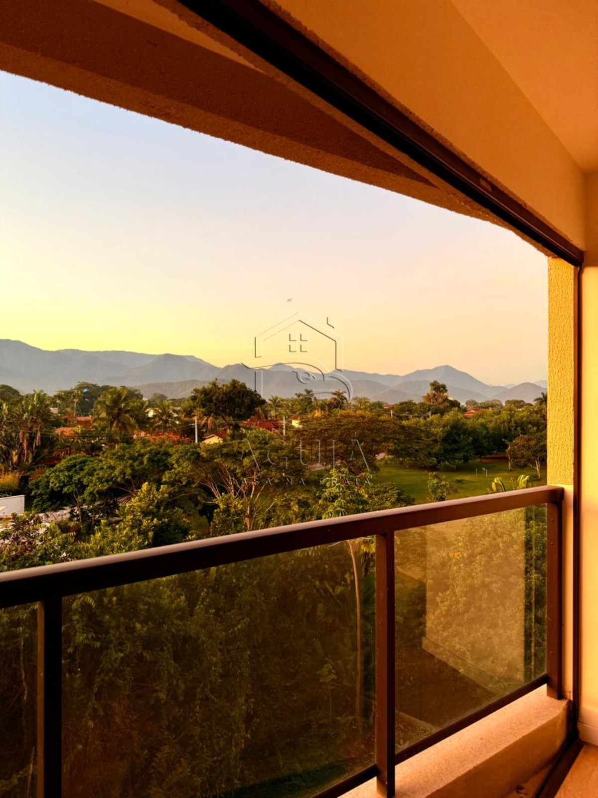 Excelente Apartamento com Vista Mar e Montanhas No Itaguá!!