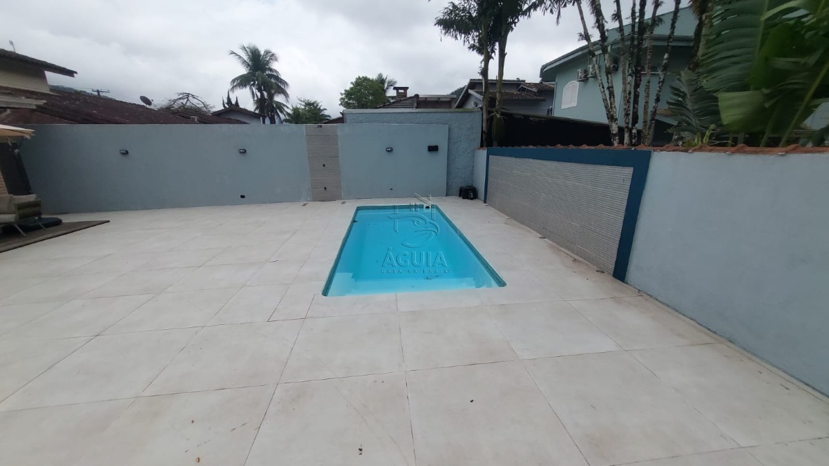 Casa em Condomínio com Segurança 24 Horas Localizado No Horto