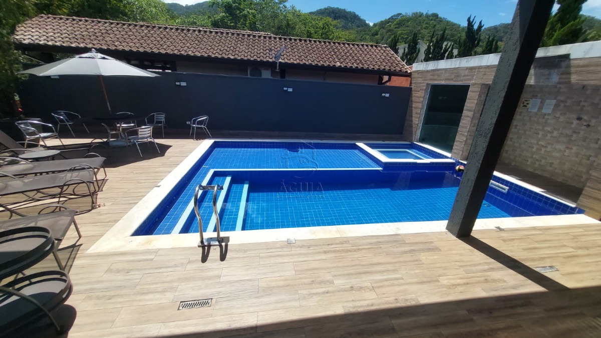 Casa de Alto Padrão em Condominio Fechado com Segurança 24 Horas