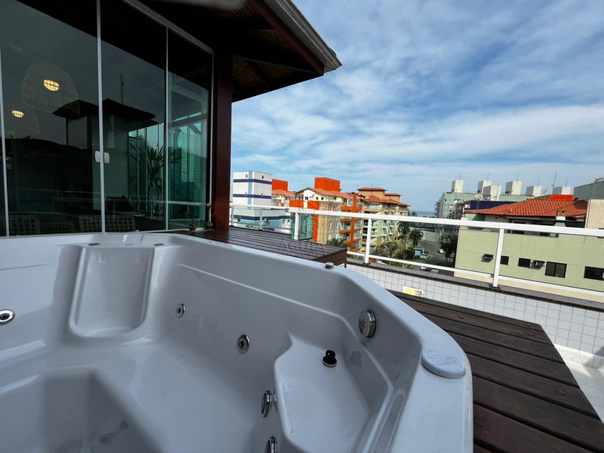 Lindíssima Cobertura Frente Mar com Jacuzzi