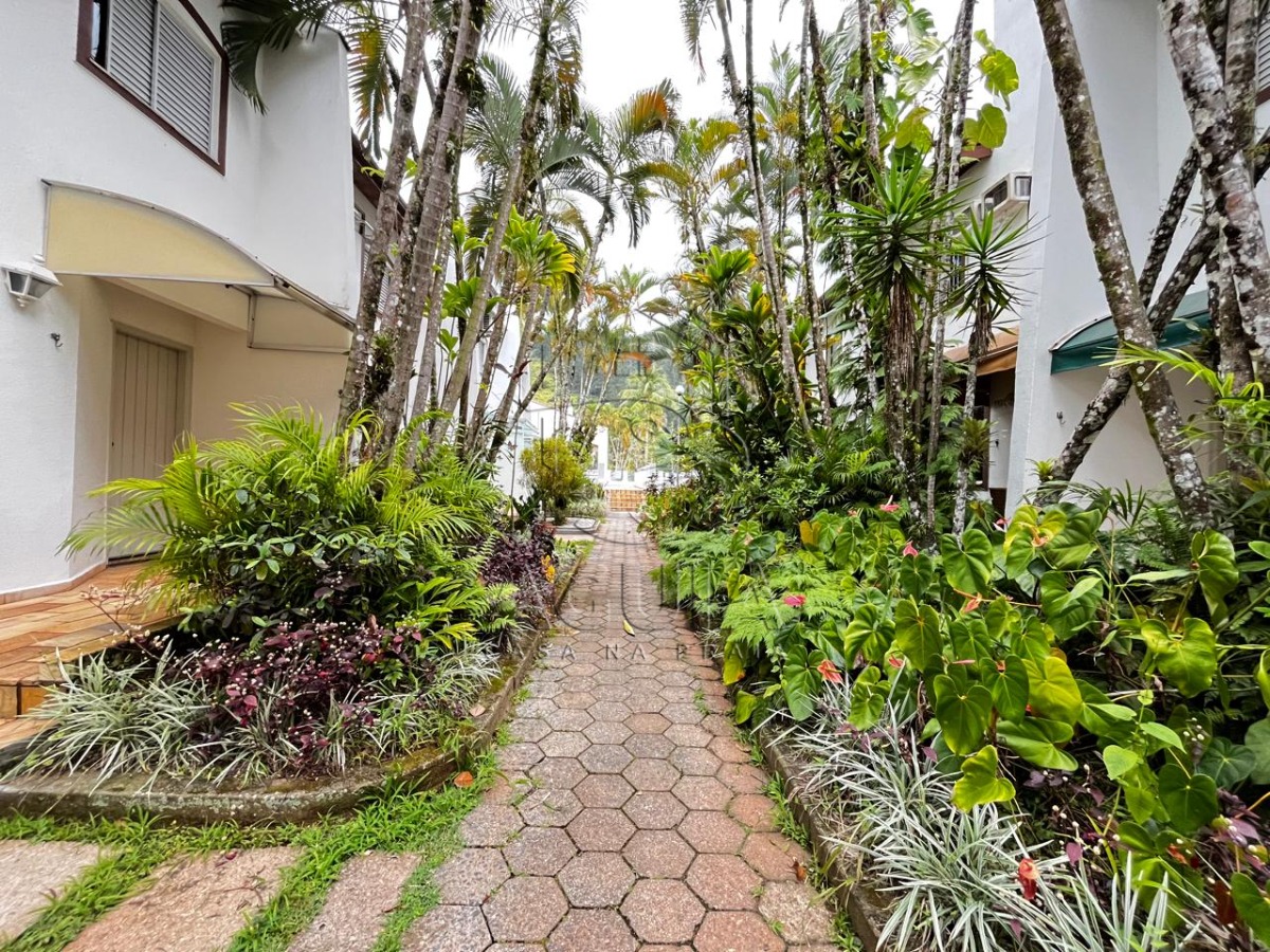 Casa de Condomínio Nas Toninhas 100 Metros da Praia!
