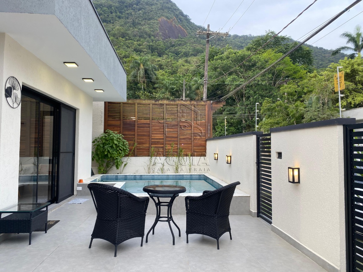 Linda Casa Moderna em Condomínio Pedra Verde Na Praia do Lázaro!!