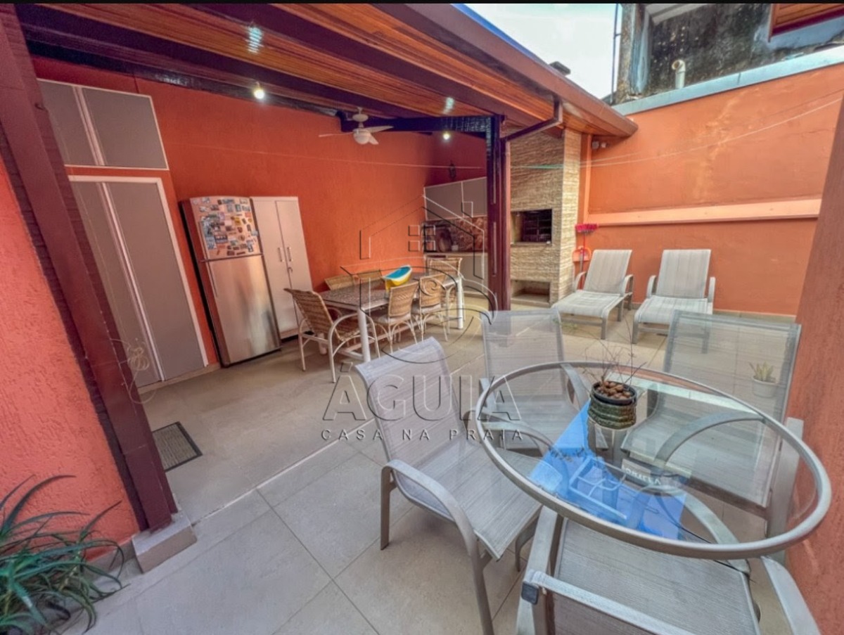 Casa com Jardim Na Praia da Enseada em Ubatuba!!